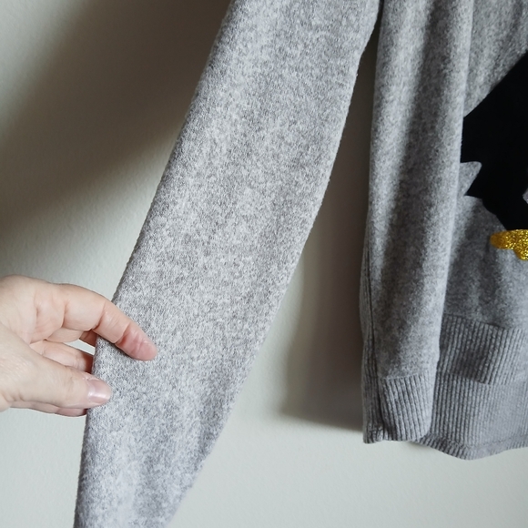 Thyme & Honey Gray Penguin Sweater Size Medium Christmas - Picture 5 of 10